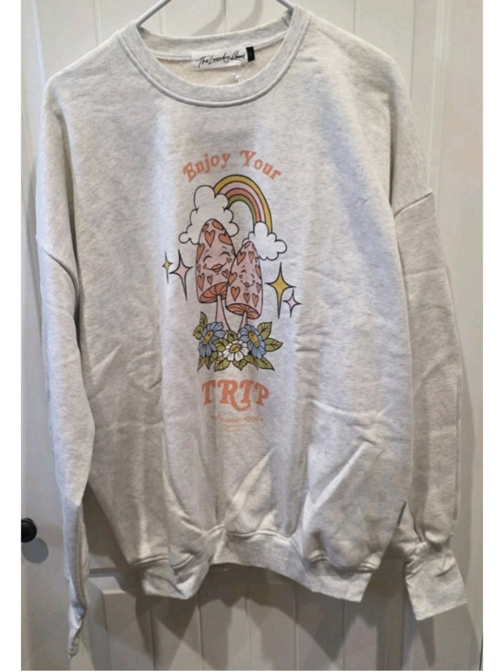 The Laundry Room Light Gray Crewneck Sweatshirt Enjoy Your Trip Sz S Oversized - Picture 2 of 8